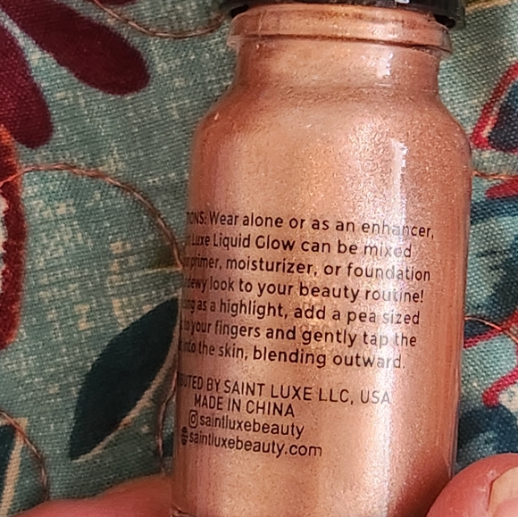 SAINT LUXE Liquid Glow - Picture 3 of 4